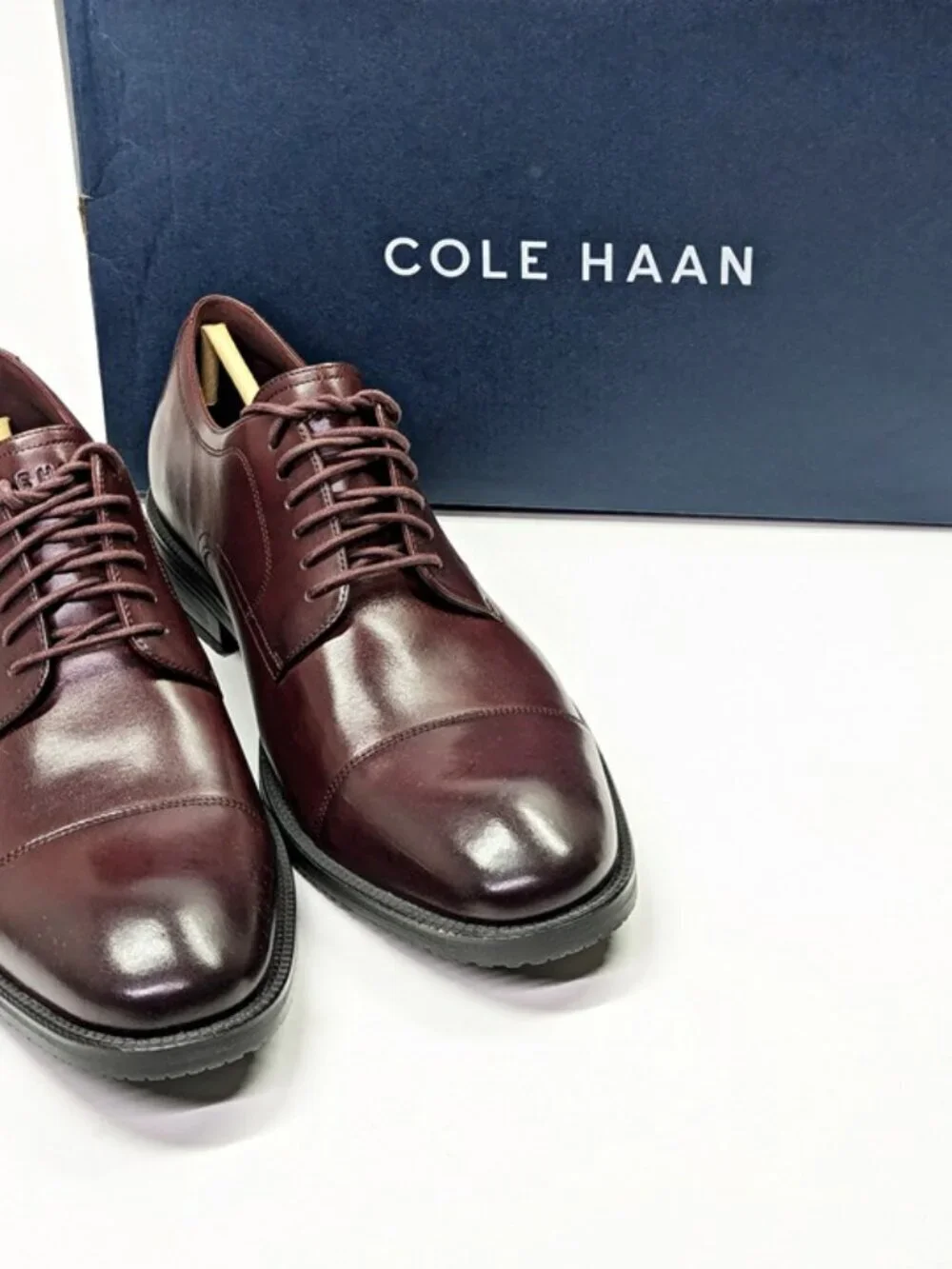 Cole Haan Men's Modern EssentialsCap Toe Oxford Shoes Size 9 (MSRP $270)